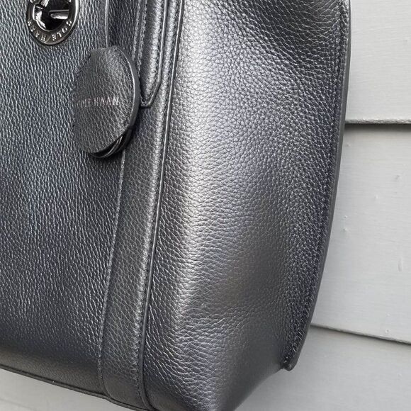 Gorgeous!  Cole Haan Grand Series Black Leather Handbag with Key Lock - Picture 6 of 15